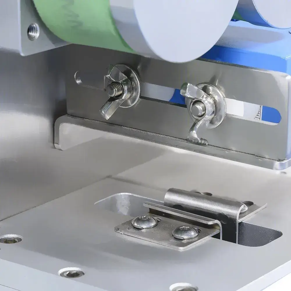 Automatic Desiccant Slicer Machine